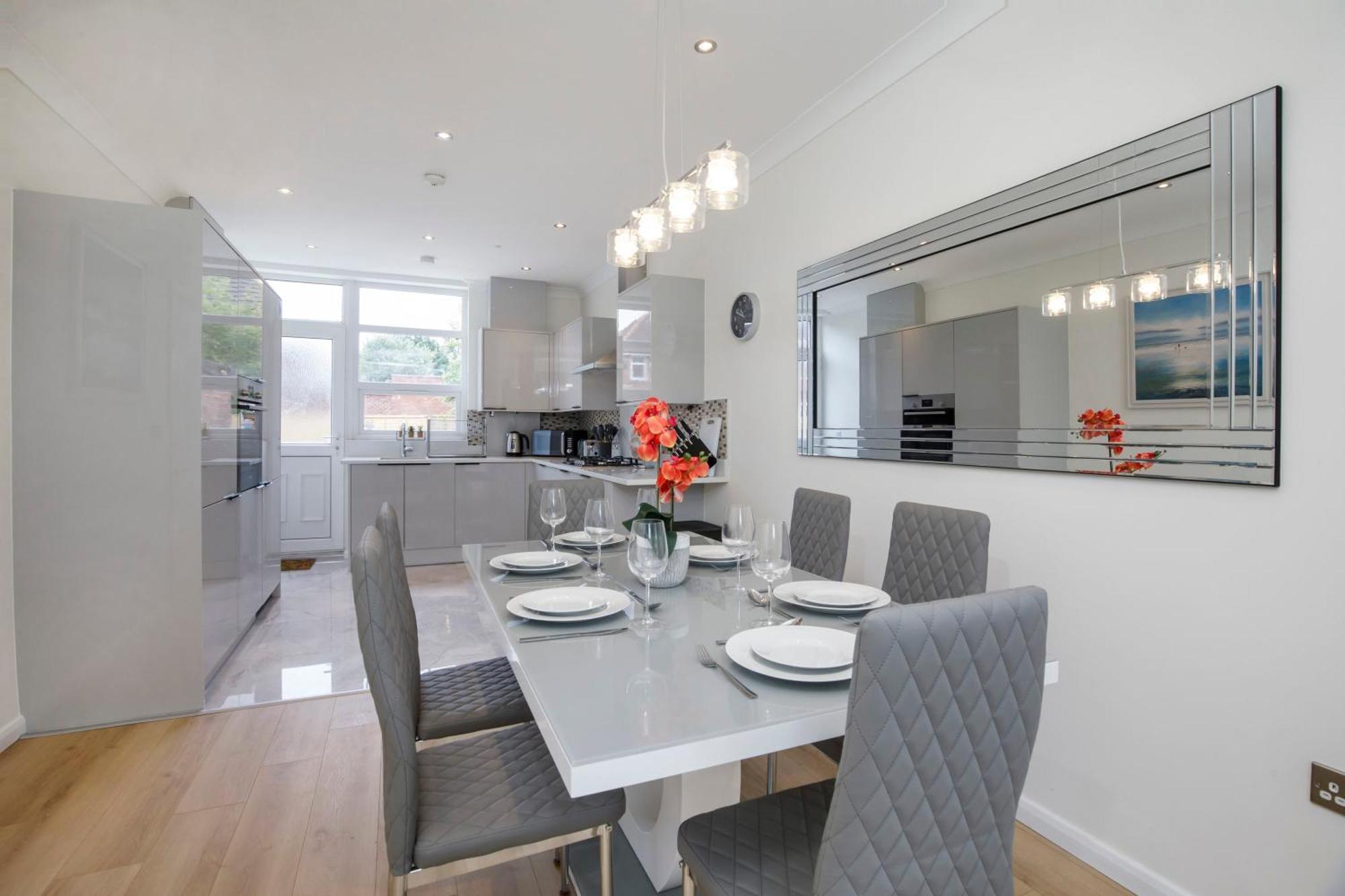 The Burton York 3 Bedroom House Sleeps 6 Bagian luar foto