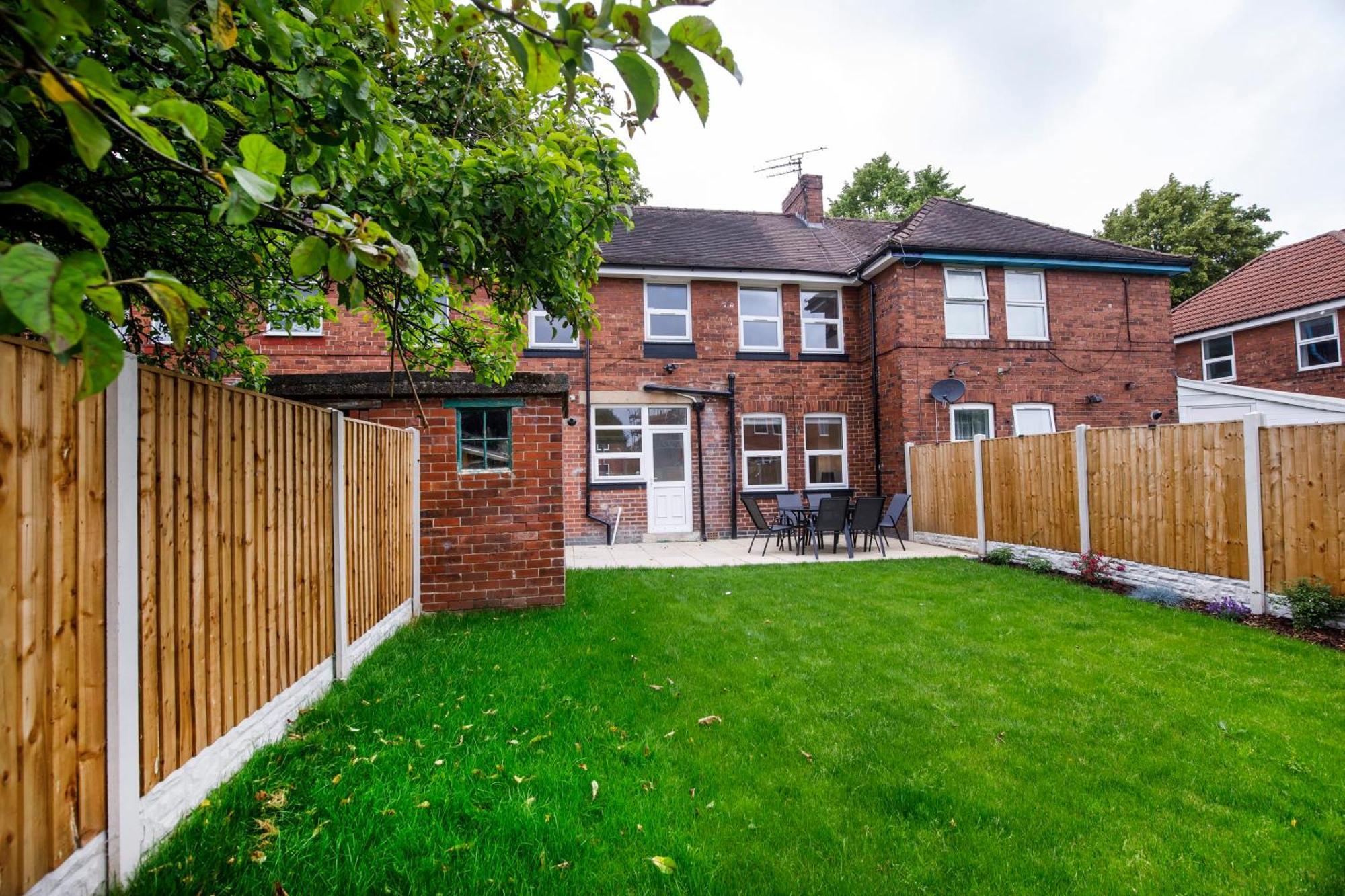 The Burton York 3 Bedroom House Sleeps 6 Bagian luar foto