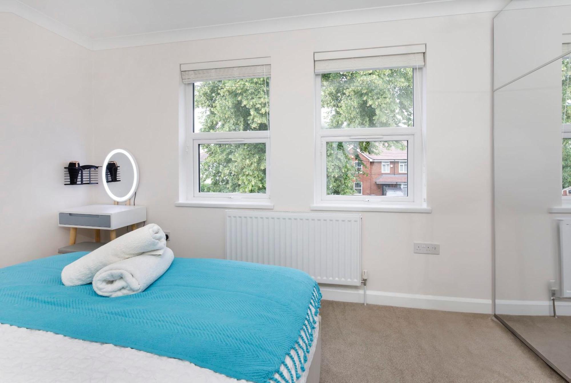 The Burton York 3 Bedroom House Sleeps 6 Bagian luar foto